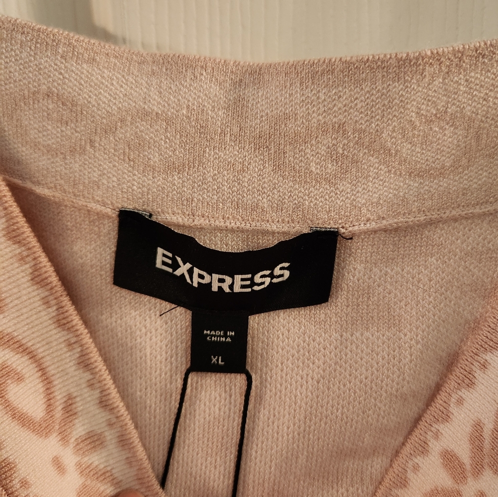 NWT Express Women's Cream and Tan Patterned top, sz XL - Picture 4 of 4